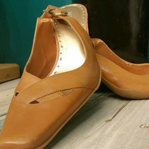 ♦️CLEARANCE♦️LEATHER slingbacks